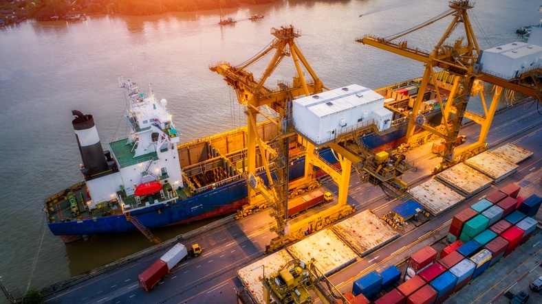 Naše strokovno znanje pri prevozu obdelovalni stroji