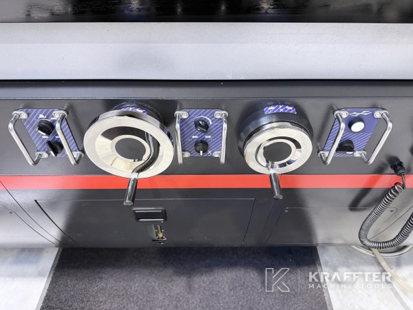 CNC ploskovni brusilni stroj rabljena AMADA Techster 106 90163 osi za prodaja