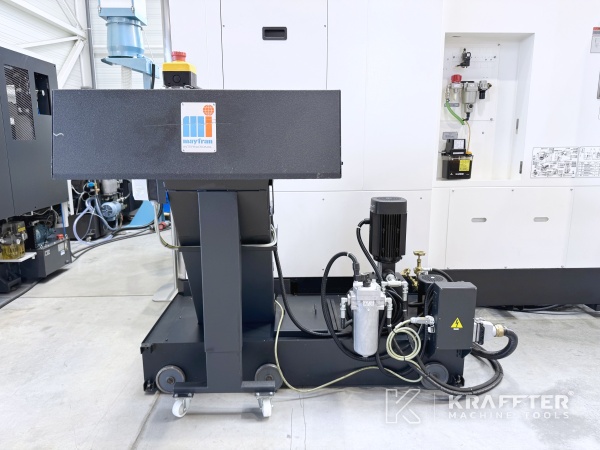 Transportni trak za odrezke na MAZAK VTC 800/30SR 90187