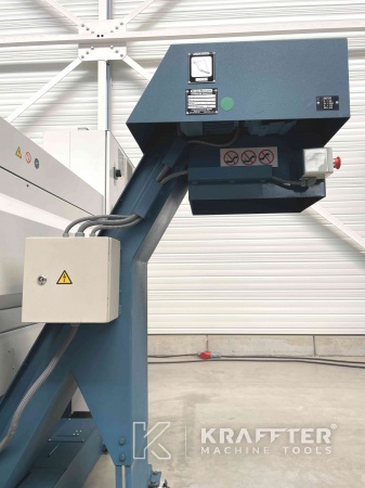 Transportni trak za odrezke na ROMI M 510 90065