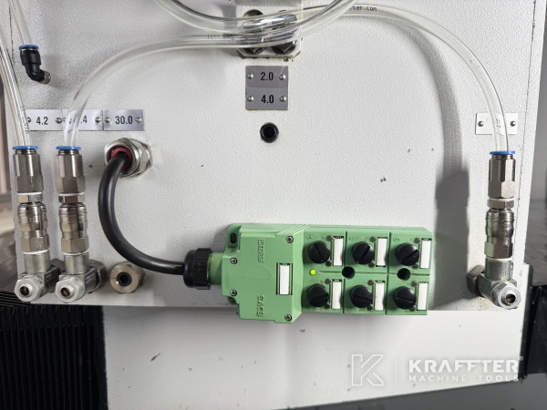 CNC stroj za ostrenje orodij za obdelavo kovin za precizna mehanika WALTER Helitronic Power Diamond 90157