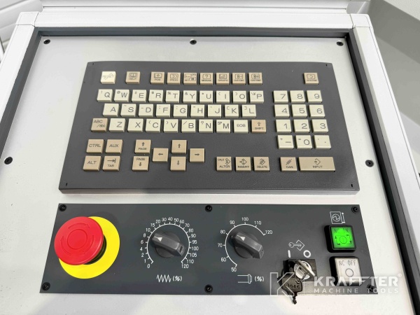 Krmilni pult na Stružnica CNC BENZINGER TNI B6 90116