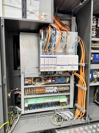 Industrijska električna omarica na WALTER Helitronic Power Production 90148