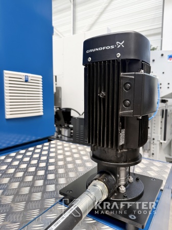 Prodaja CNC stroj za ostrenje orodij WALTER Helitronic Power Regrinder 90159 Stroji za obdelavo kovin - Kraffter