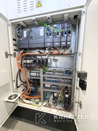 Industrijska električna omarica na MAZAK VTC 800/30SR 90187