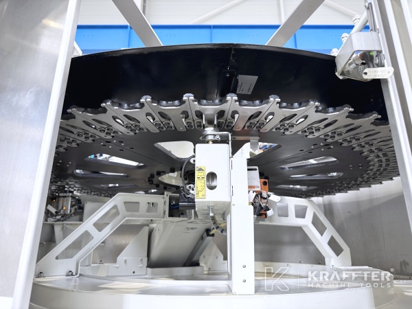 Obdelovalni center za prodajo GROB G350 90169 rabljena strojna orodja