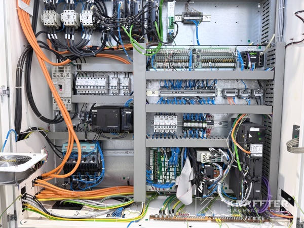 Električna omarica Obdelovalni center MAZAK VTC 800/30SR 90187