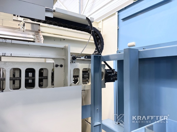 Stružni in rezkalni center za prodajo OKUMA Multus B400 90175 rabljena strojna orodja