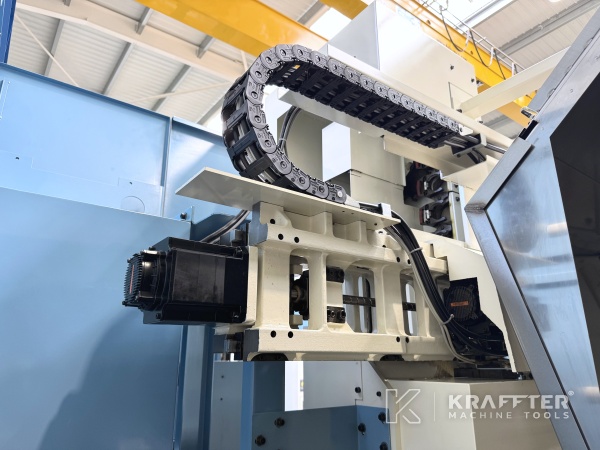 Stružni in rezkalni center rabljena OKUMA Multus B400 90175 destocking Evropa, Slovenija in mednarodno.