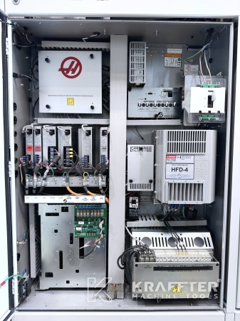 Industrijska električna omarica na HAAS UMC 750 SS 90145