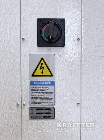 Rabljene stružnice za kovino MAZAK Mega Turn 900 90171 z vrtljivimi orodji pri Kraffter Machine Tools