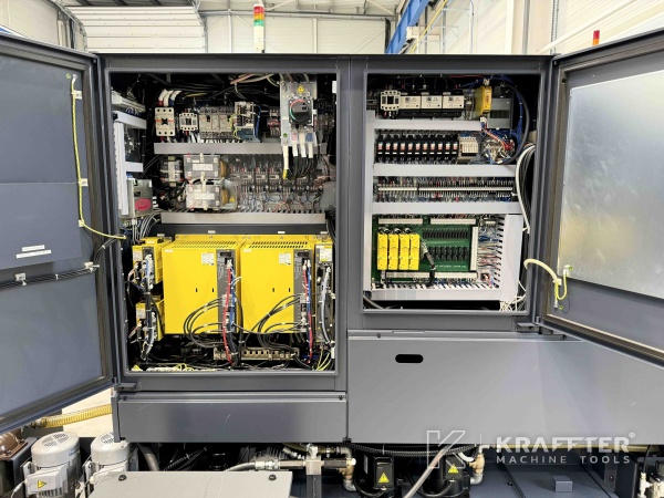 Industrijska električna omarica na MIYANO BNJ 42 SY3 90118
