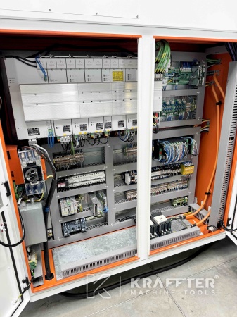 Električna omarica za industrijski stroj AXILE G6 90104