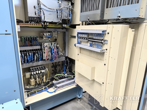 Električna omarica Stružni in rezkalni center OKUMA Multus B400 90175