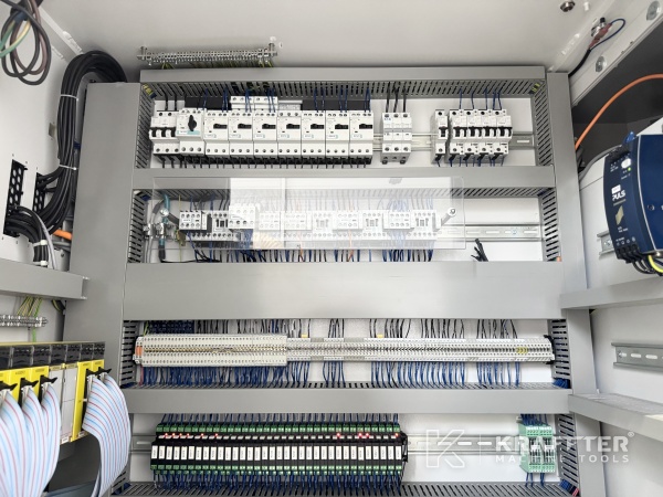 Električna omarica za industrijski stroj STUDER S33 90177