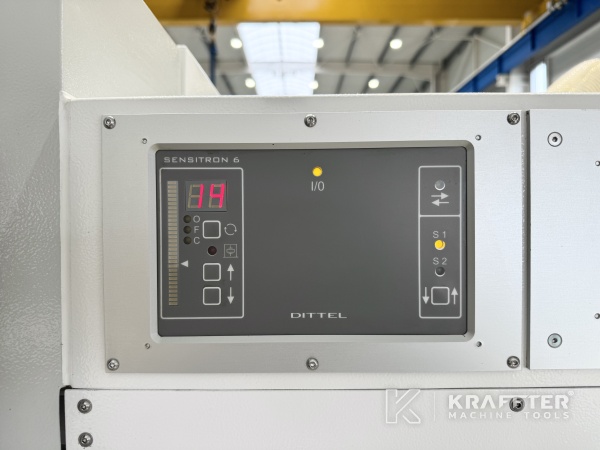 Krmilni pult na CNC cilindrični brusilni stroj STUDER S33 90177