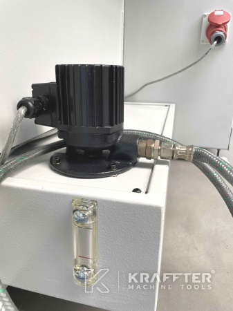 Ciklična stružnica rabljena DMT KERN CD 282 20689-992 destocking Evropa, Slovenija in mednarodno.