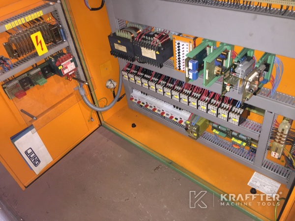 Električna omarica za industrijski stroj JUNG JF 415 P 20689-896