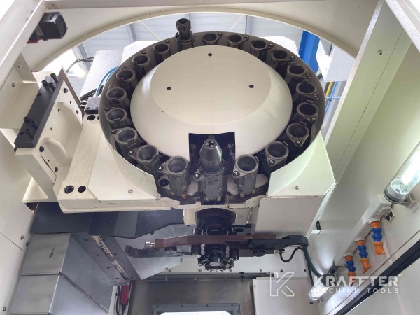 Obdelovalni center z numeričnim programiranjem HURON VX6 APC 90072