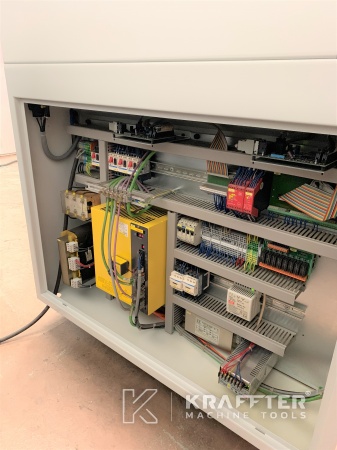 Kraffter prodajalec rabljenih obdelovalnih strojev SCHAUBLIN 225 TM-CNC 20689-943